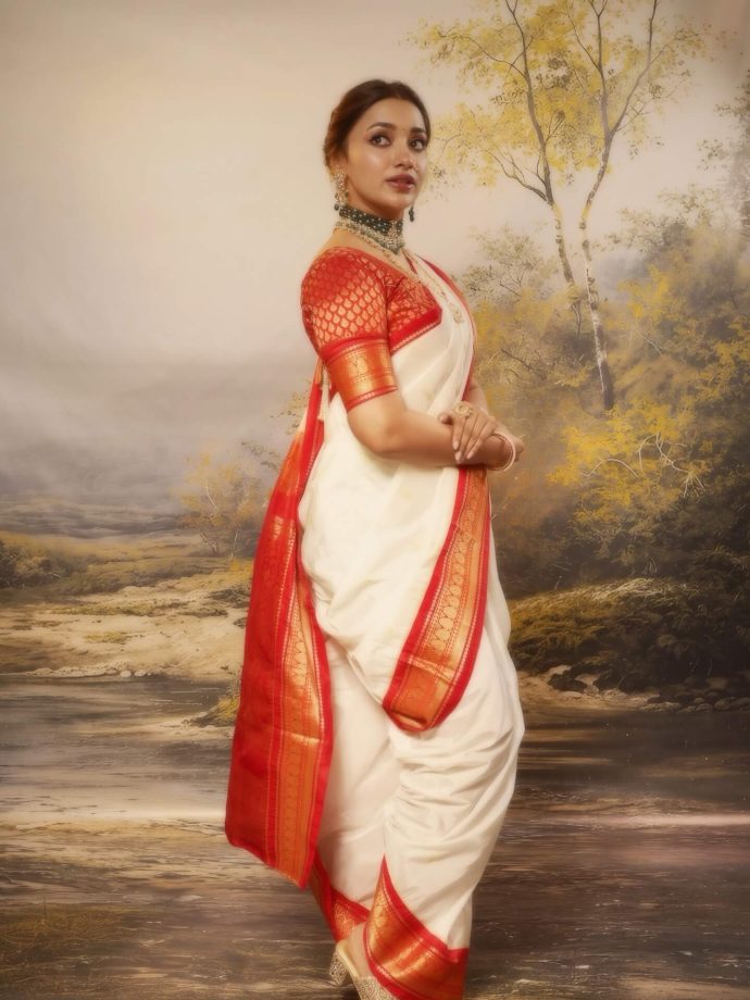 Decoding Bigg Boss OTT 2 Fame Jiya Shankar's Maharashtrian Look In Red-White Saree - See Pics 983242