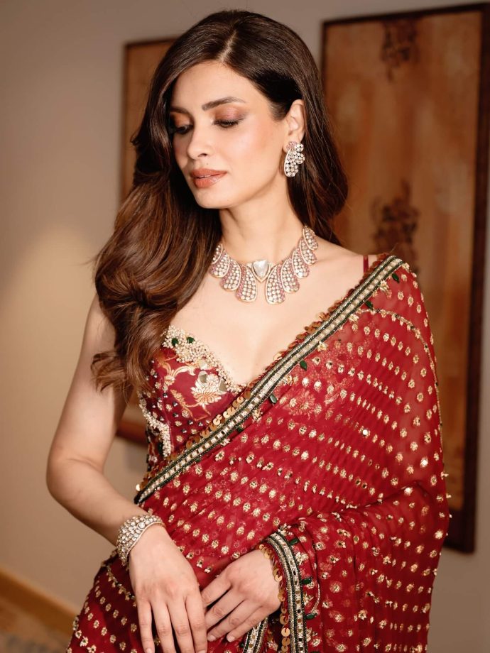 Diana Penty Brings Festive Grace 981822