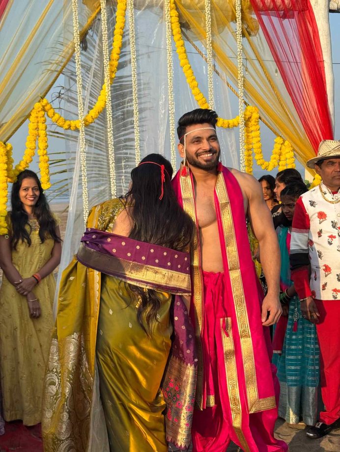 Did Shiv Thakre Get Married? Bigg Boss 16 Fame Drops Wedding Pictures With Mystery Girl, Celebs React 982914