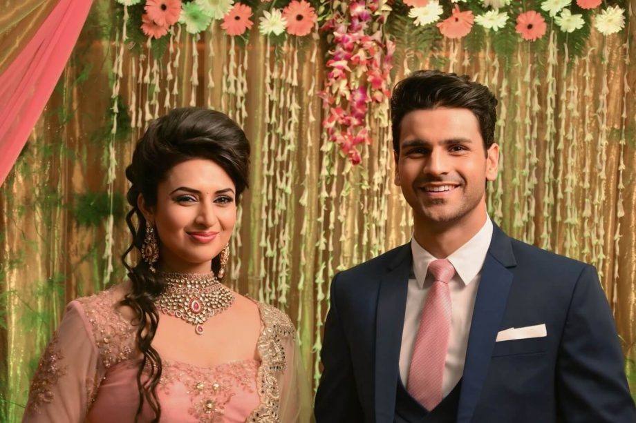 Divyanka Tripathi Celebrates 10th Engagement Anniversary With Vivek Dahiya, Says, 