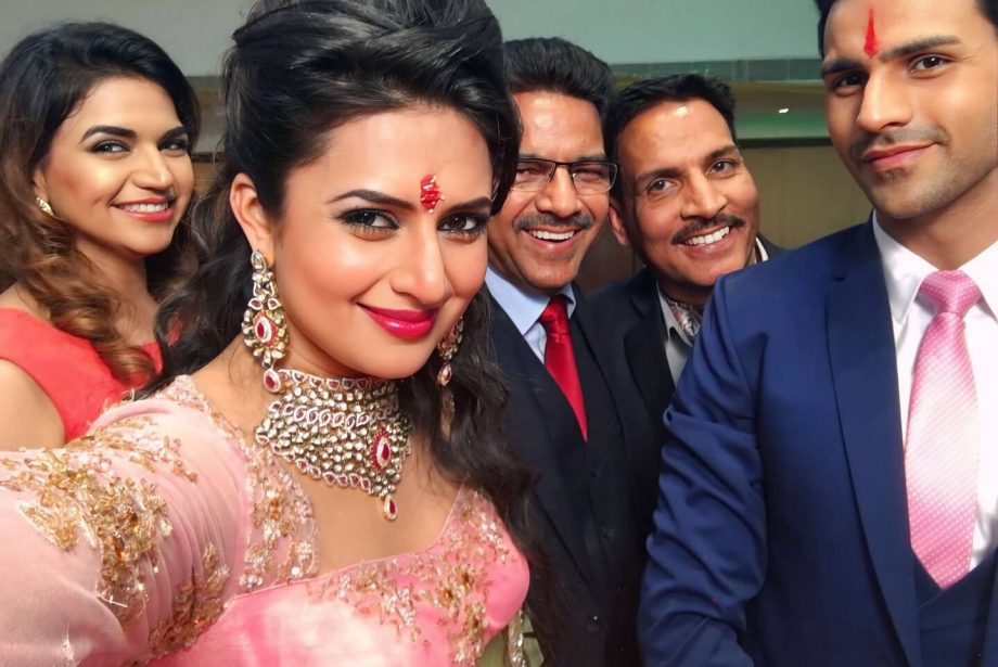 Divyanka Tripathi Celebrates 10th Engagement Anniversary With Vivek Dahiya, Says, 