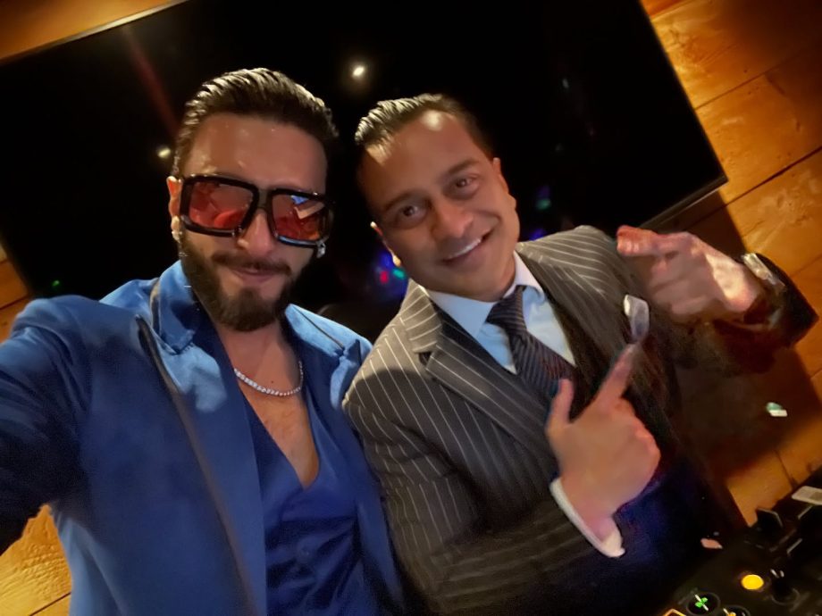 DJ Mehul Shares Unseen Selfies with Deepika Padukone and Ranveer Singh from New York Wedding Gig 982537