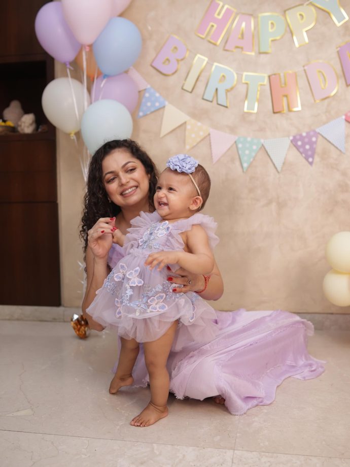 Drashti Dhami Reveals Daughter Leela's Pretty Face For 1st Time; Shabir Ahluwalia, Rubina Dilaik & Others React 981721