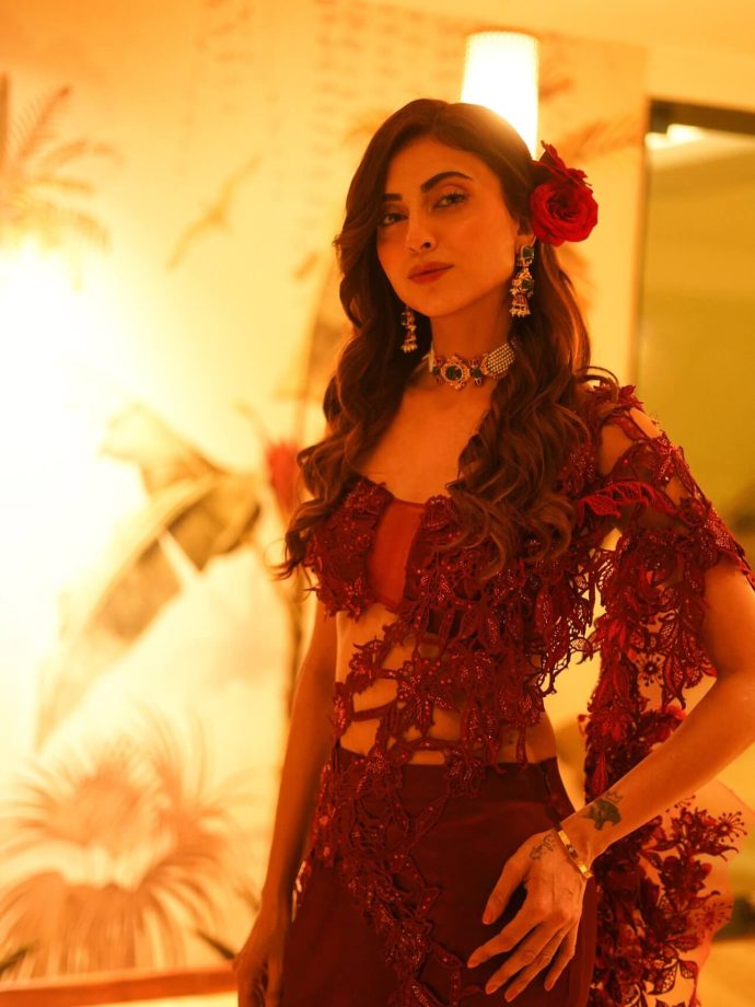 Farrhana Bhatt Embraces Bold Elegance with Confident Fashion Choices 981806