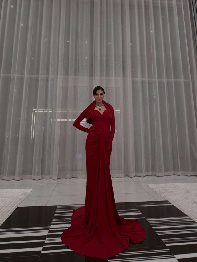 Farrhana Bhatt Turns Heads in a Striking Red Gown 983551