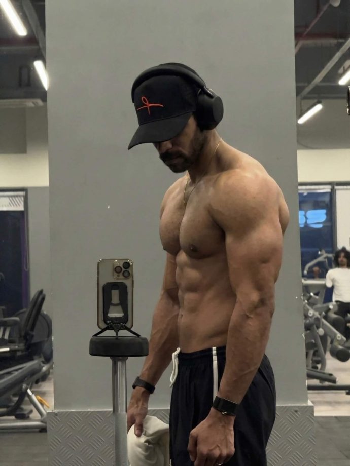 Gaming Fitness Icon: Meet Ocean Sharma – The Stunner 983833