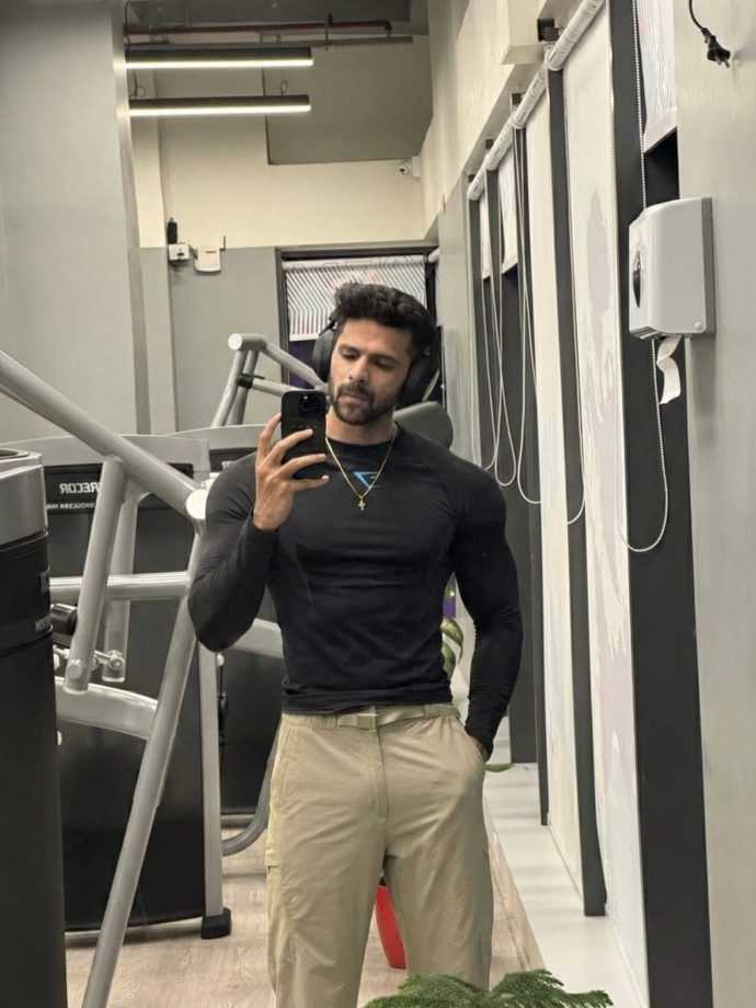 Gaming Fitness Icon: Meet Ocean Sharma – The Stunner 983835