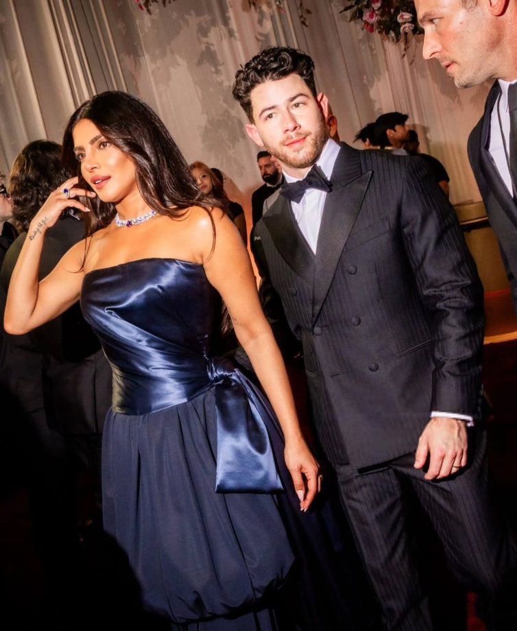 Golden Globes 2026: Priyanka Chopra Stuns In Black Gown, Her Chemistry With Husband Nick Jonas Steals The Spotlight 982955