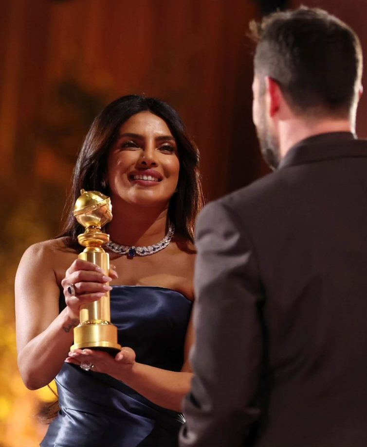 Golden Globes 2026: Priyanka Chopra Stuns In Black Gown, Her Chemistry With Husband Nick Jonas Steals The Spotlight 982958