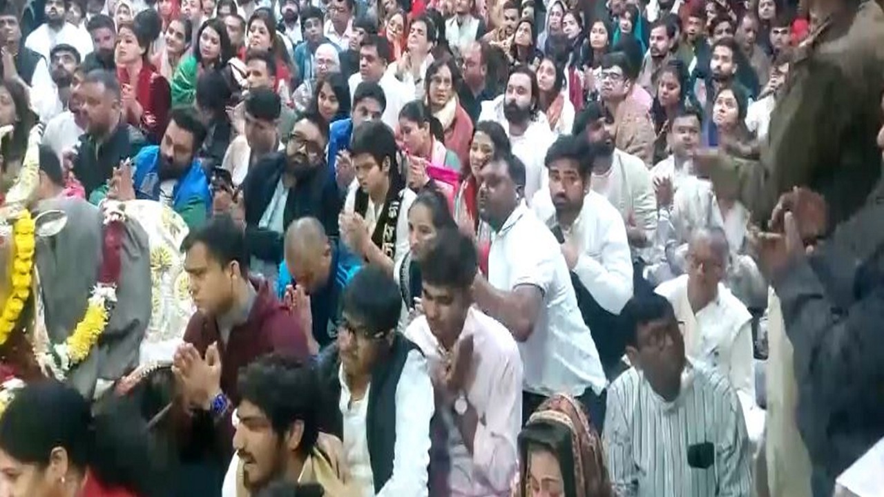 Indian Women’s Cricket Team Begins 2026 with Prayers at Ujjain’s Mahakaleshwar Temple 981597