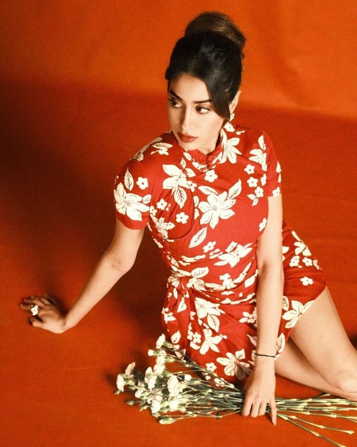 Janhvi Kapoor Looks Fresh and Stylish in a Red-and-White Mini Dress 983776