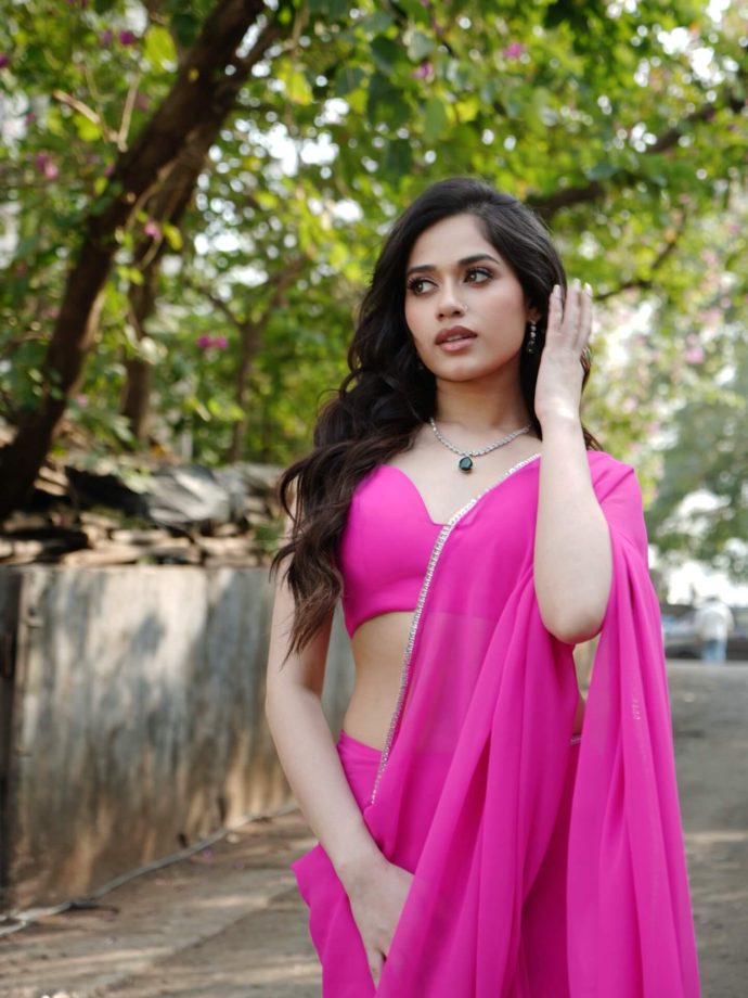 Jannat Zubair’s Soft and Elegant Saree Look 983728