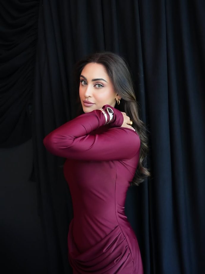 Krystle Dsouza Stuns in a Bold Yet Elegant Fashion Look 984675