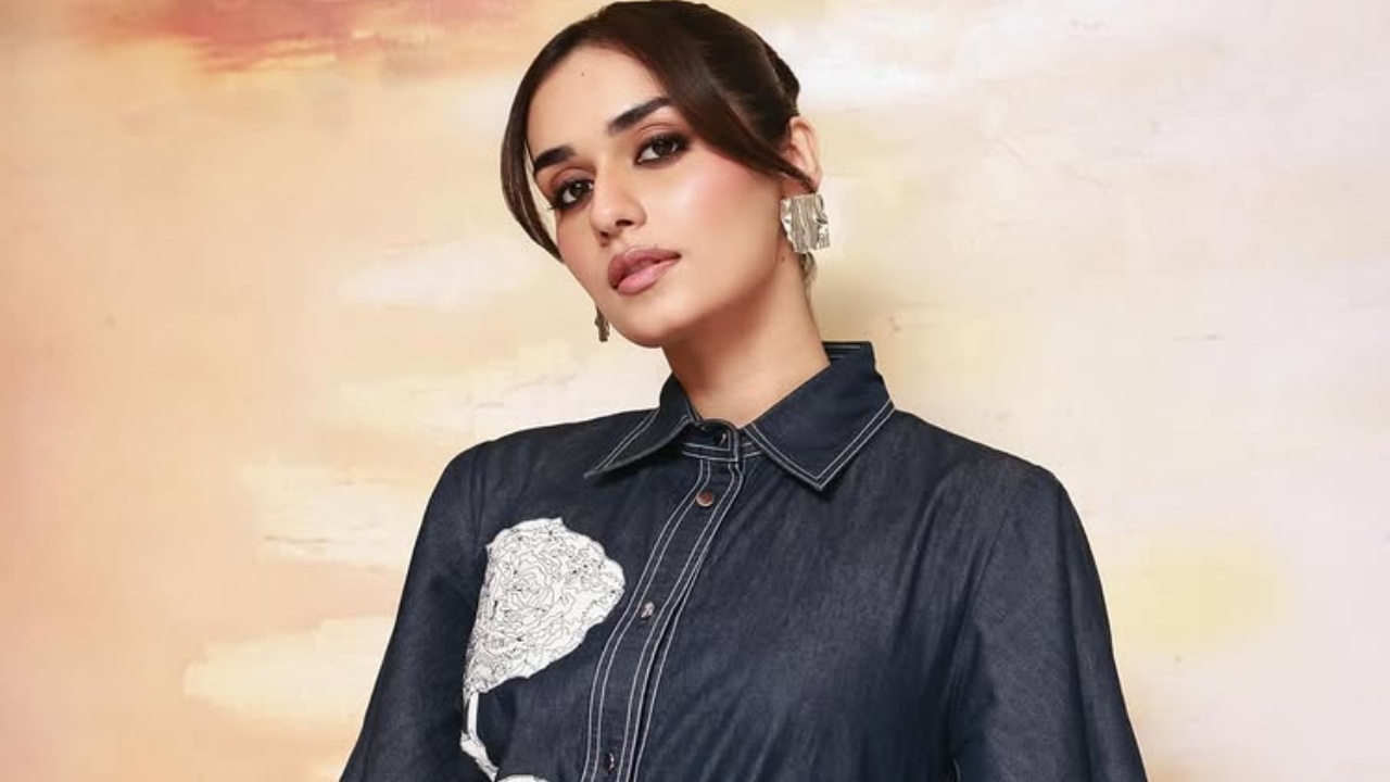 Krystle Dsouza Stuns in a Bold Yet Elegant Fashion Look 984658