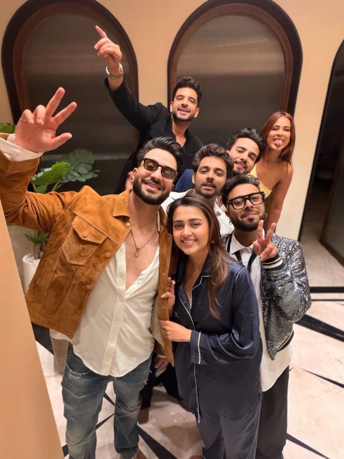 Laughter Chefs' Aly Goni Offers A Glimpse Into His Close-Knit Circle Of Friends 982638