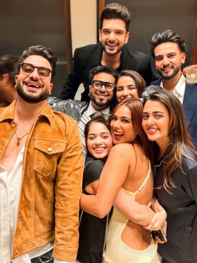 Laughter Chefs' Aly Goni Offers A Glimpse Into His Close-Knit Circle Of Friends 982636