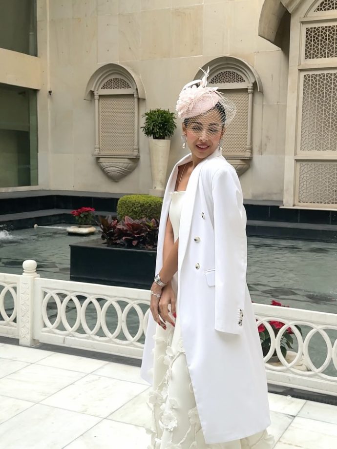 Malaika Arora Redefines Timeless Elegance With a Graceful All-White Look 985225