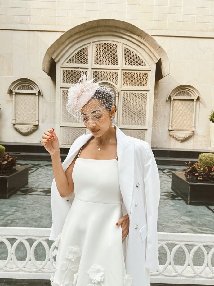 Malaika Arora Redefines Timeless Elegance With a Graceful All-White Look 985227