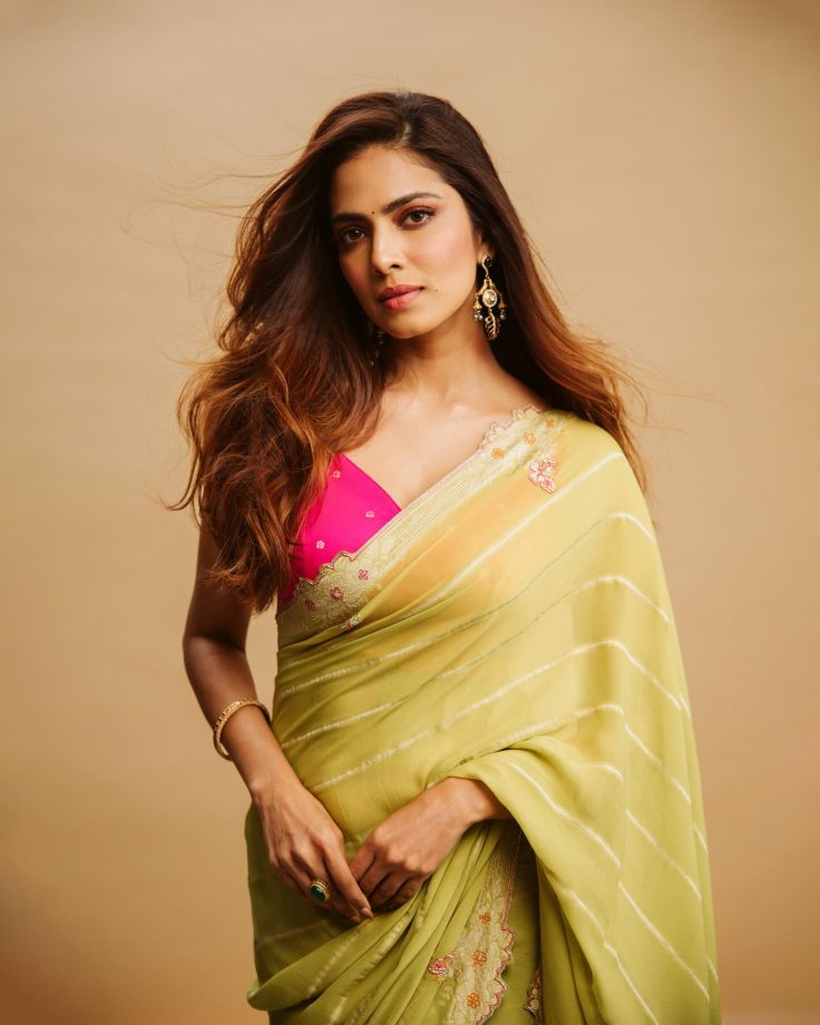 Malavika Mohanan Channels Her Desi Charm In Green Saree With Dori Blouse - See Pics 984159