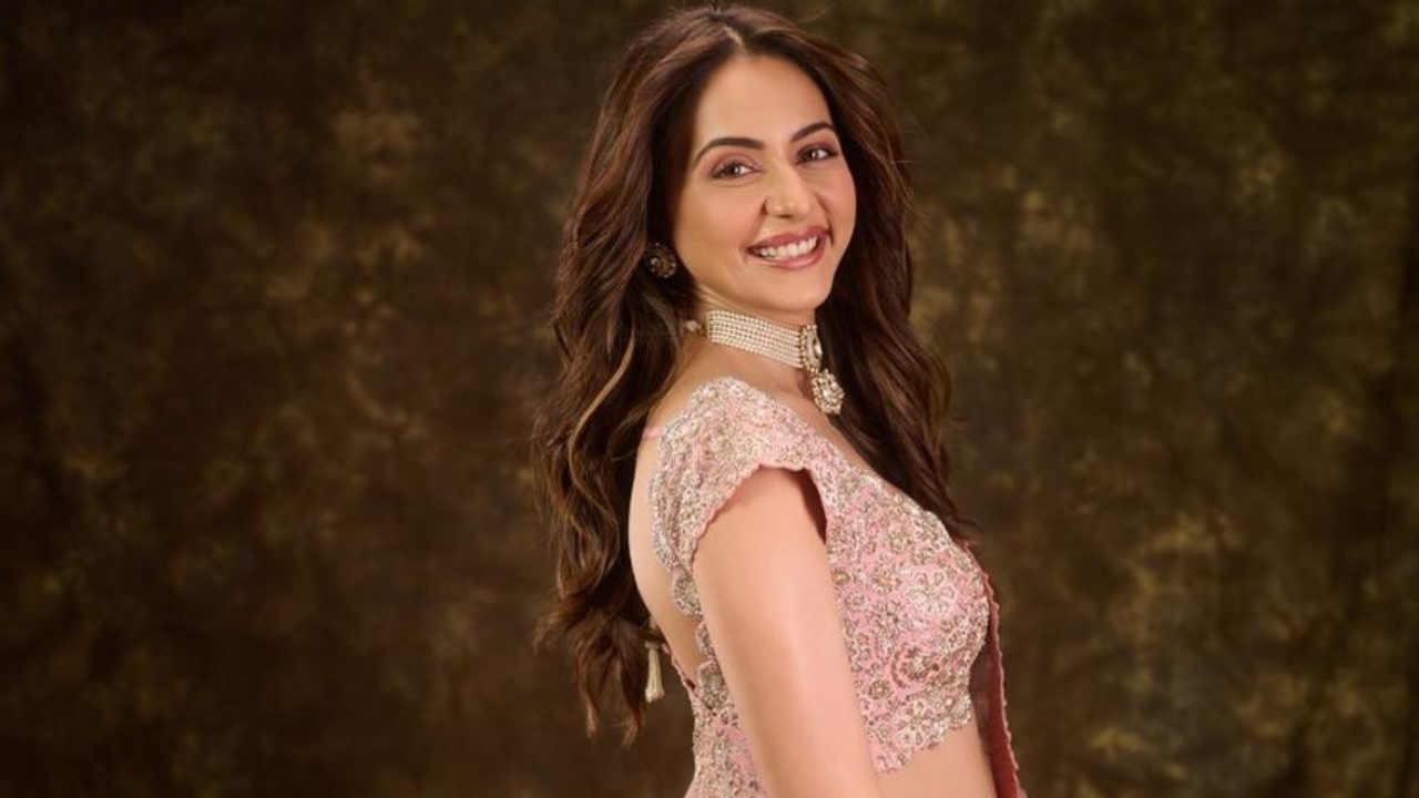 Rakul Preet Singh Keeps It Soft and Elegant in a Pink Lehenga Look 982655