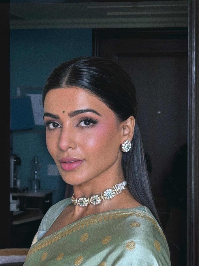 Samantha Ruth Prabhu embodies quite grace in saree [Photos] 984801