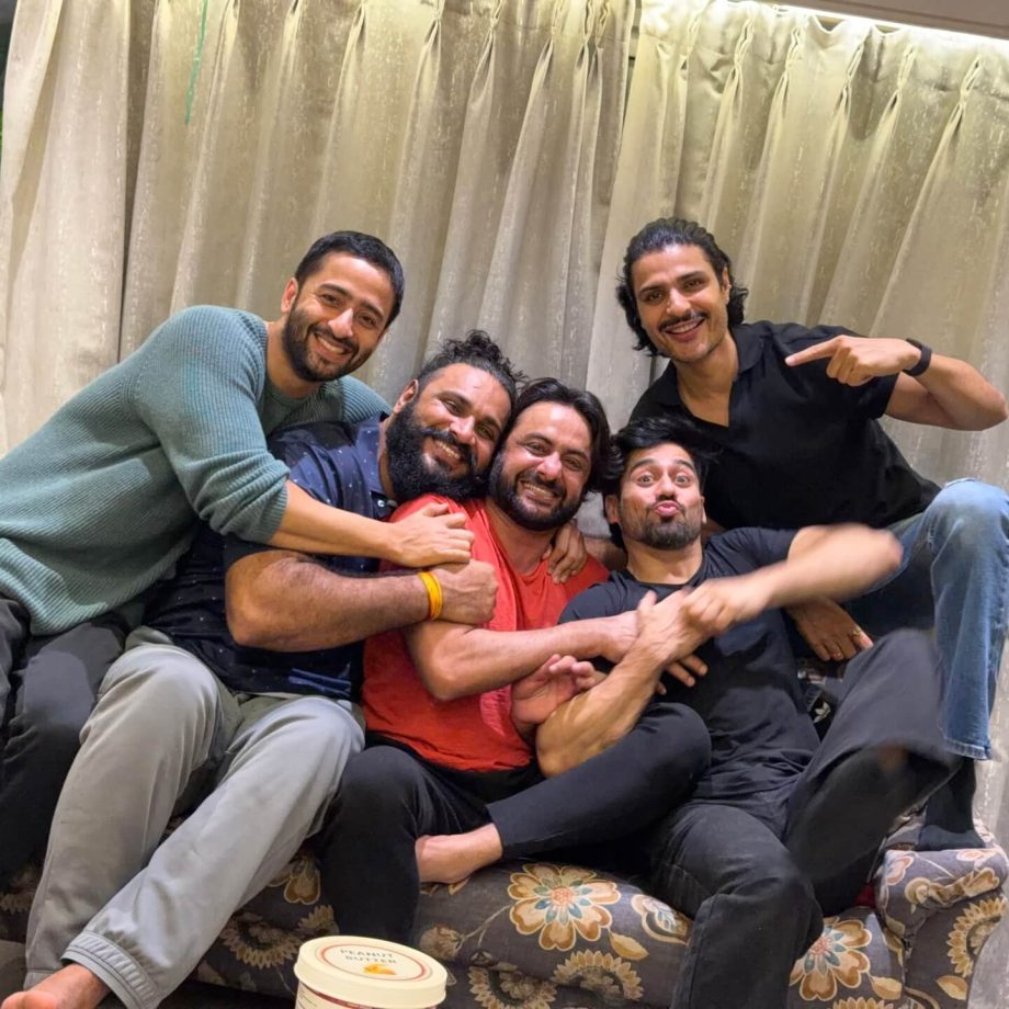 Shaheer Sheikh Spark Nostalgia As He Reunites With His Mahabharat Cast 984248