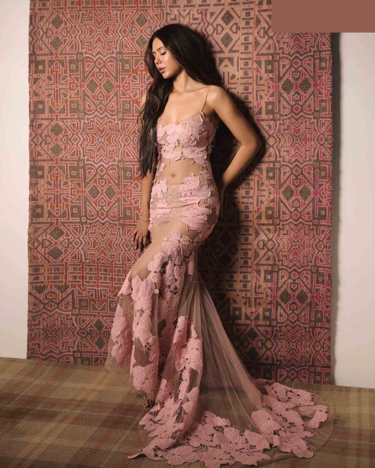 Sonam Bajwa: Grace, Style, and Modern Glamour 983257