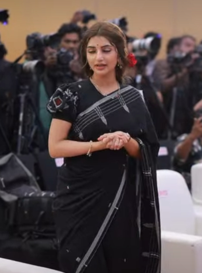 Sreeleela Brings Back Old-school Charm With Vintage Blouse During Parasakthi Promotions 982609