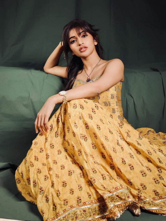 Sreeleela Shines in Golden Grace 981830