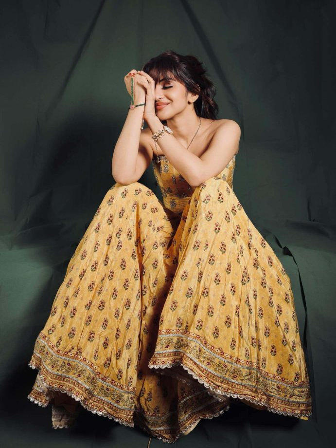 Sreeleela Shines in Golden Grace 981833