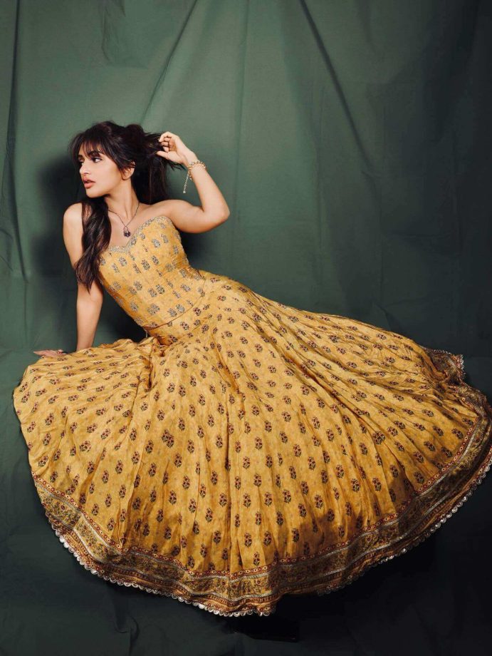 Sreeleela Shines in Golden Grace 981834