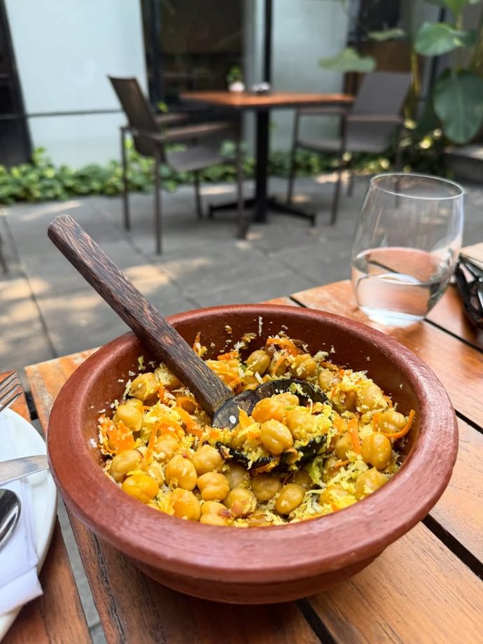 Stunning Malavika Mohanan Highlights Cultural Legacy: Find Out 985087