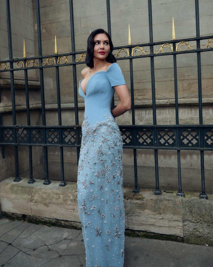 Turning Up the Heat! Esha Gupta's Bodycon Pop Style Steals The Spotlight At Couture Week 2026 984821