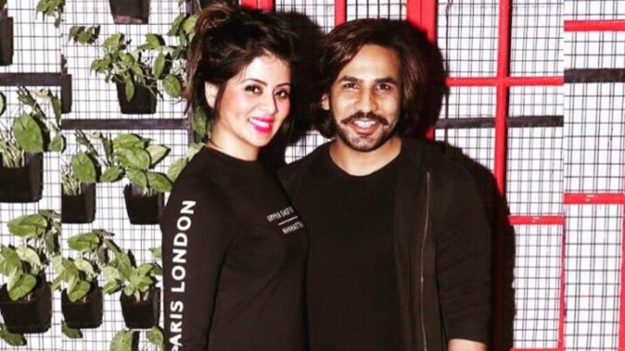 Udne Ki Aasha Fame Krrip Kapur Suri's Wife Announces Separation From Husband, Reports 981624