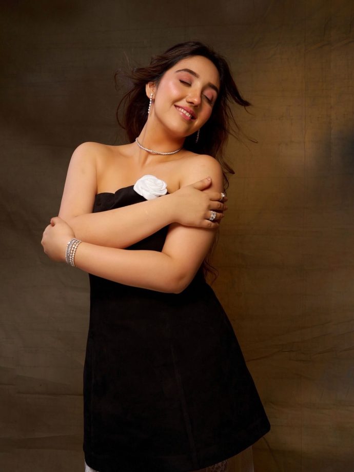 Ashnoor Kaur Looks Beautiful in Black and White Off-Shoulder Dress 988999