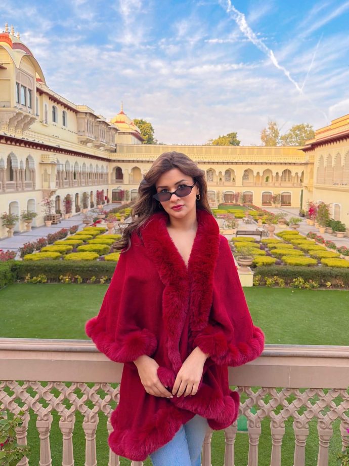 Avneet Kaur Brings Royal Charm to Jaipur With Her Winter Fashion Look 987034