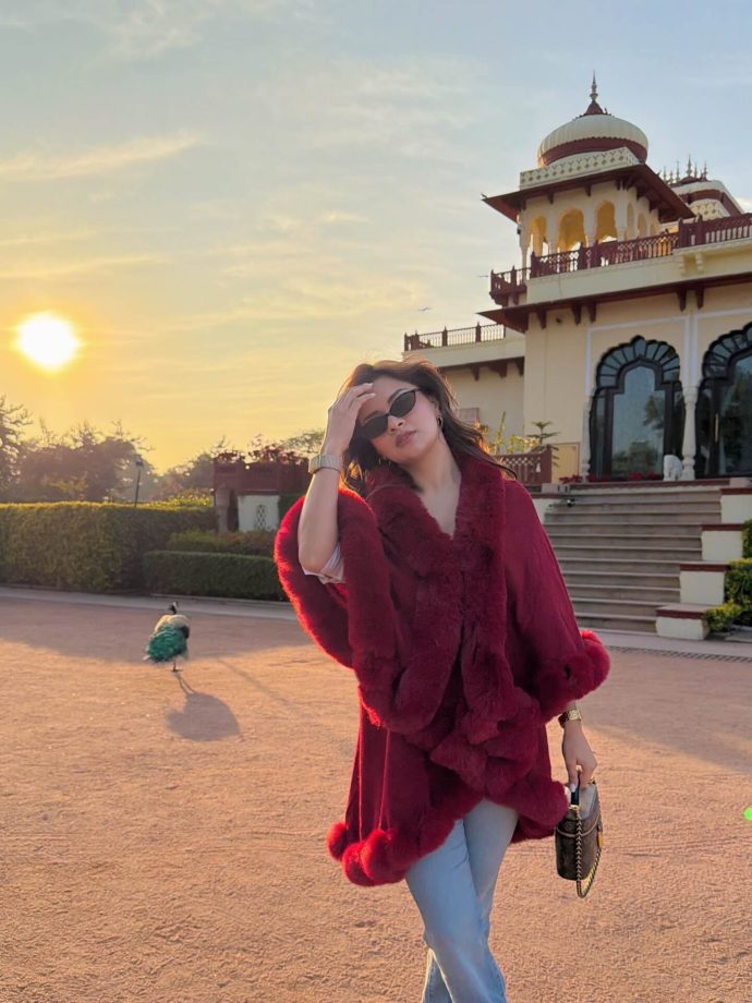 Avneet Kaur Brings Royal Charm to Jaipur With Her Winter Fashion Look 987038