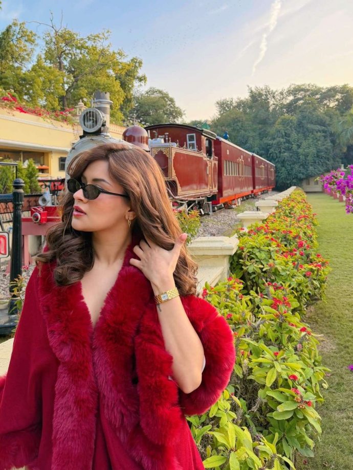 Avneet Kaur Brings Royal Charm to Jaipur With Her Winter Fashion Look 987019