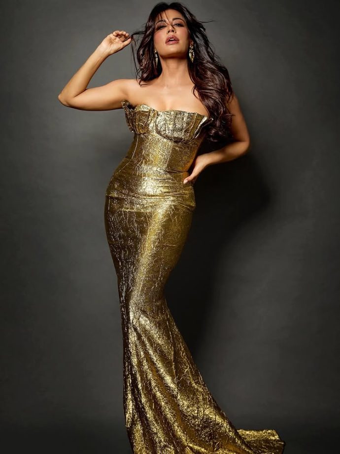 Chitrangda Singh Shines in Gold with a Clean, Glam Look 988134