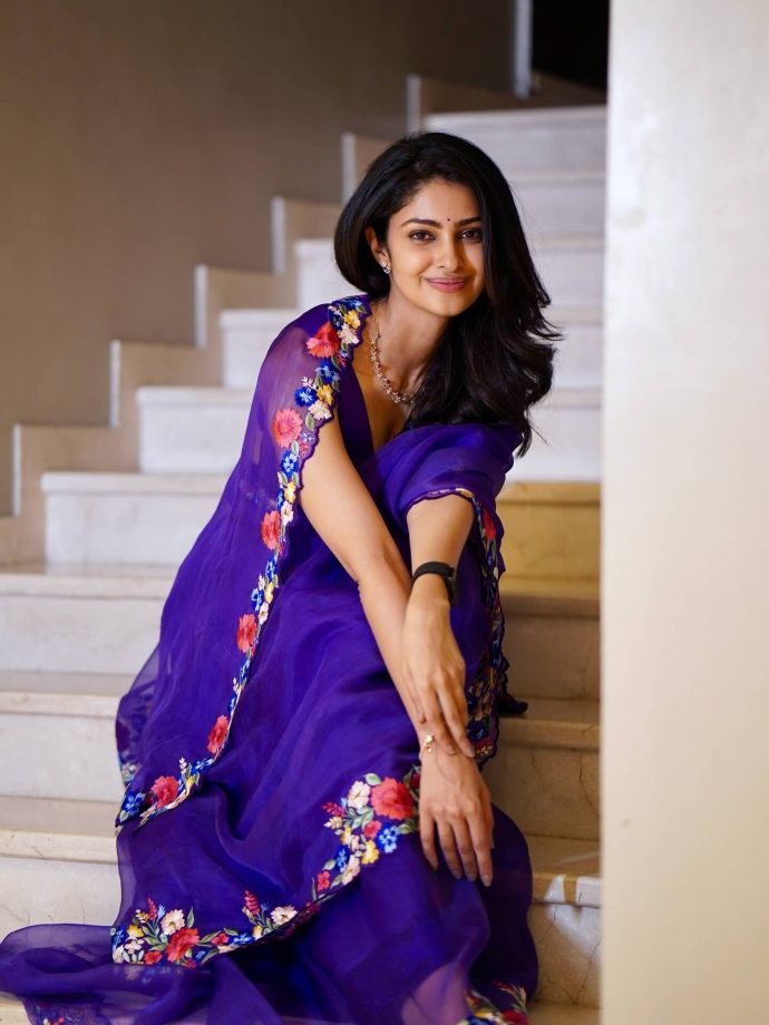 Couple Friendly Film Actress Manasa Varanasi Slays In Her Bold Saree Look During Movie Promotions 986002