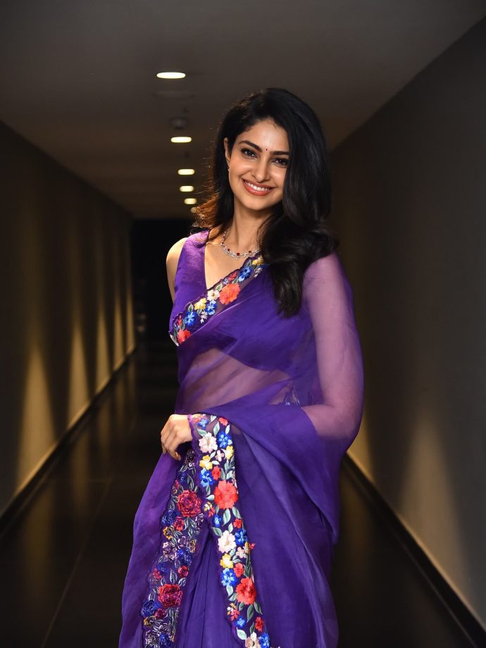 Couple Friendly Film Actress Manasa Varanasi Slays In Her Bold Saree Look During Movie Promotions 985995