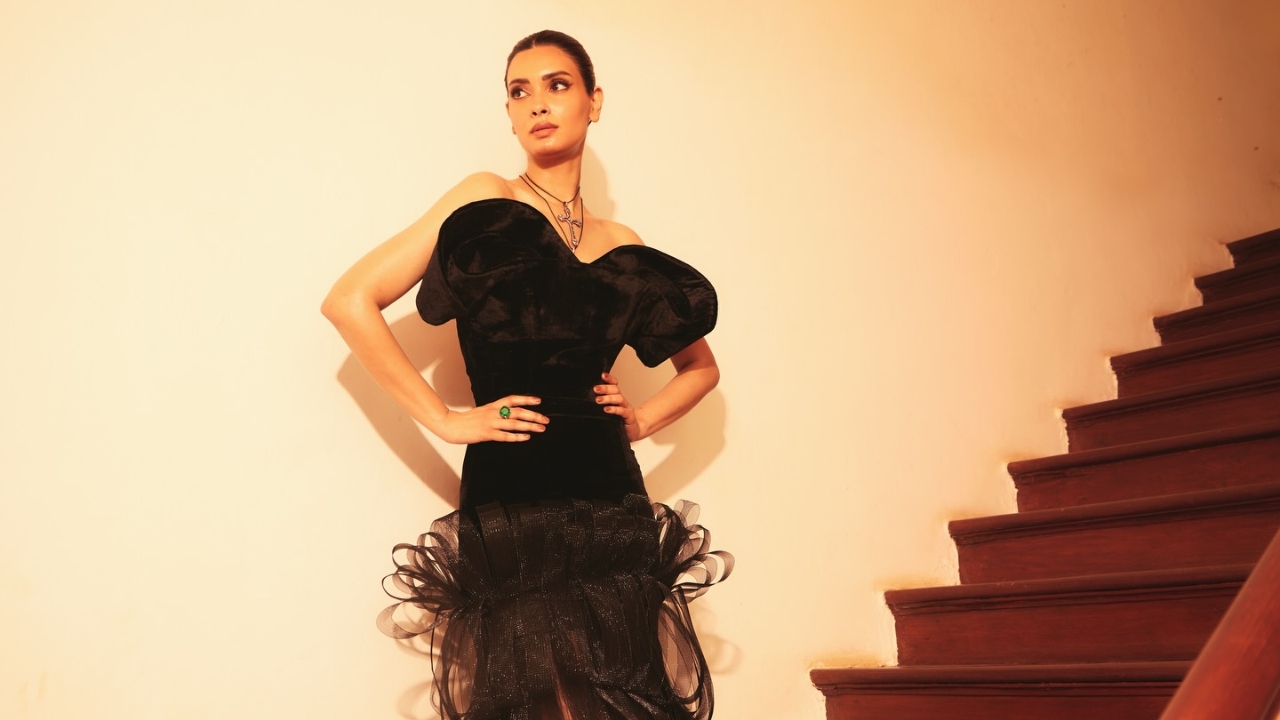 Diana Penty Keeps It Classic with a Touch of Drama 987146