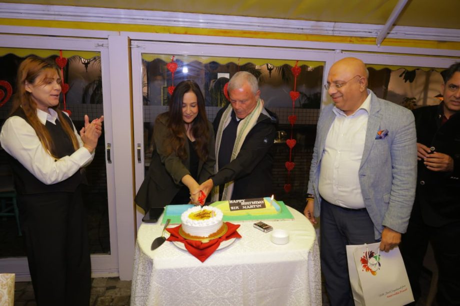 In Pics: Media doyen Dr Annurag Batra hosts intimate gathering of industry leaders for Sir Martin Sorrell 987558