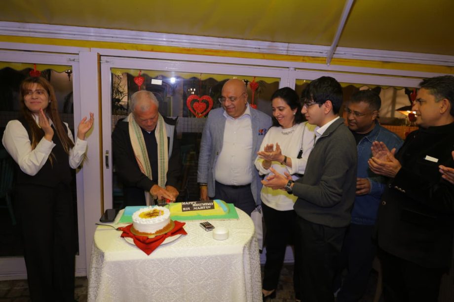 In Pics: Media doyen Dr Annurag Batra hosts intimate gathering of industry leaders for Sir Martin Sorrell 987512