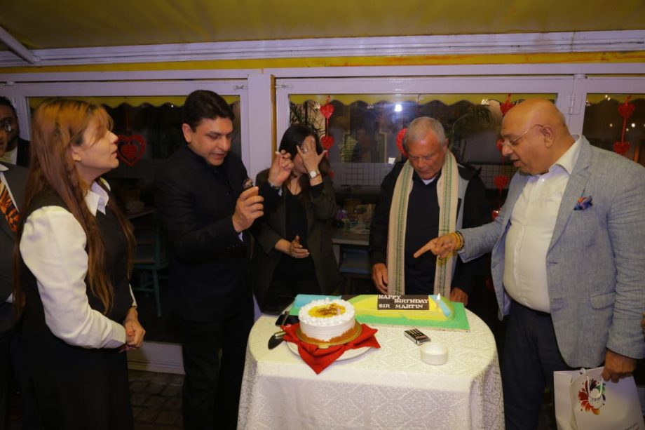 In Pics: Media doyen Dr Annurag Batra hosts intimate gathering of industry leaders for Sir Martin Sorrell 987526