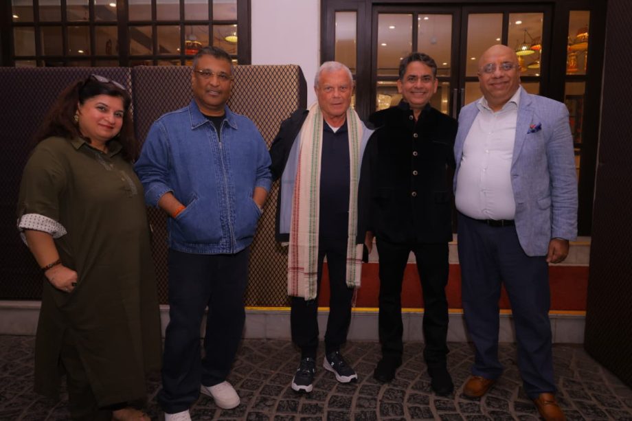 In Pics: Media doyen Dr Annurag Batra hosts intimate gathering of industry leaders for Sir Martin Sorrell 987536