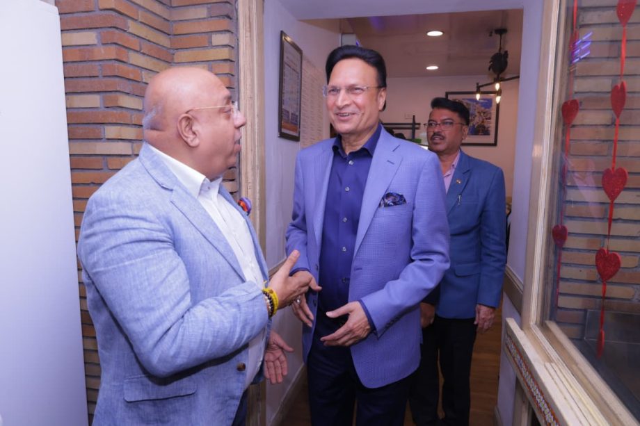 In Pics: Media doyen Dr Annurag Batra hosts intimate gathering of industry leaders for Sir Martin Sorrell 987537