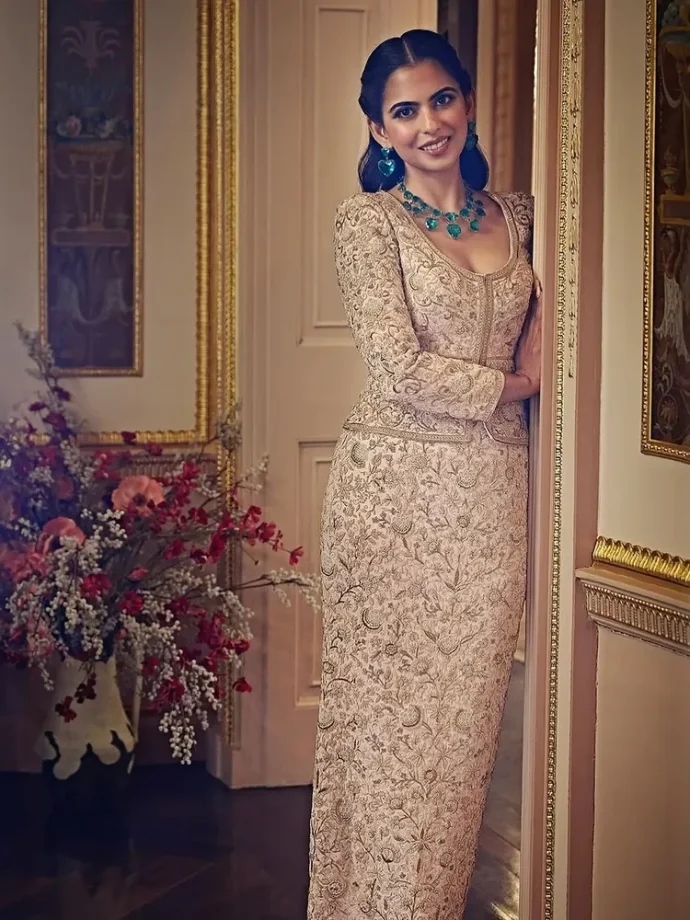 Isha Ambani’s Elegant White and Cream Fashion Moments Steal the Spotlight 987829