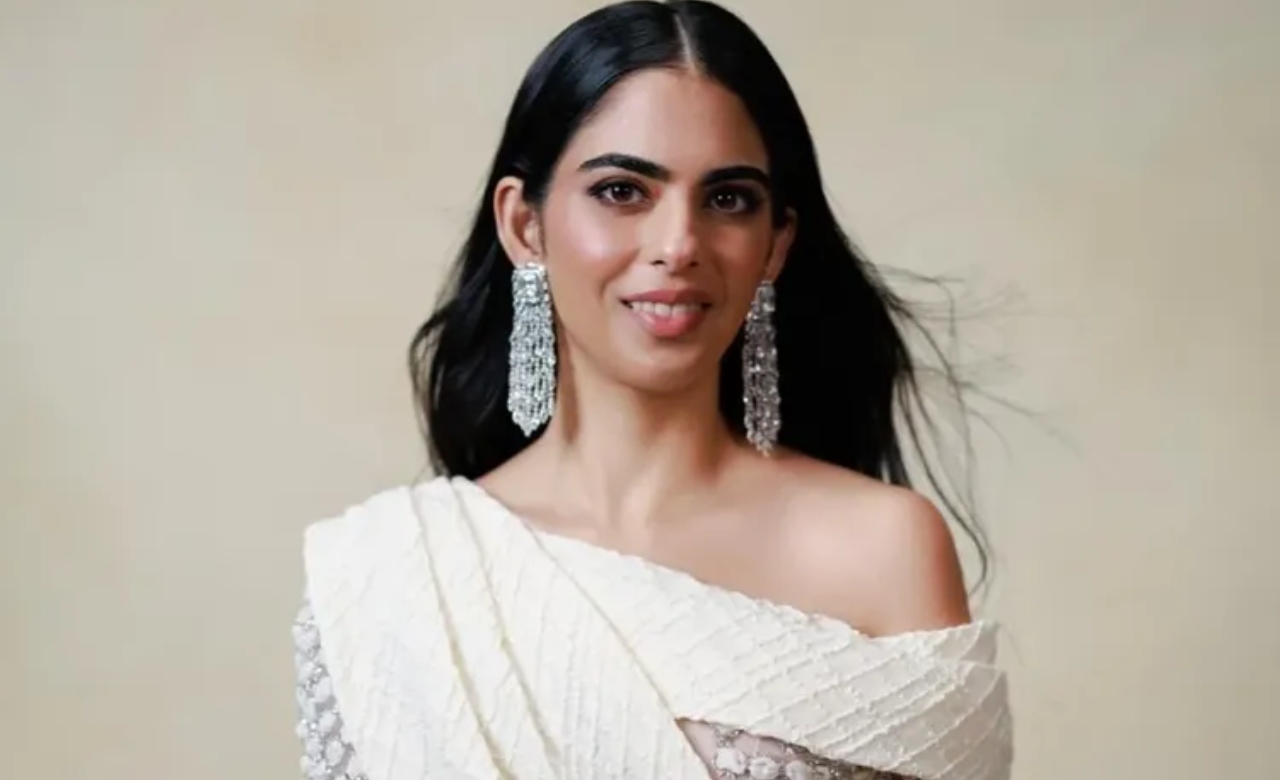 Isha Ambani’s Elegant White and Cream Fashion Moments Steal the Spotlight 987828