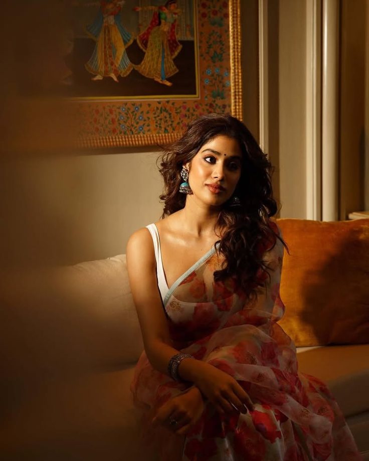 Janhvi Kapoor Makes Florals Look Royal 986202